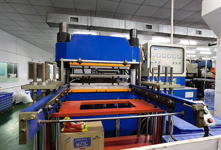 硅膠油壓機(jī)